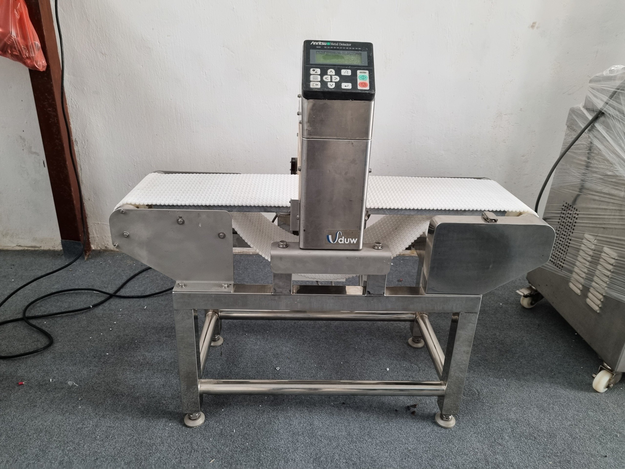 Máy dò kim loại đã qua sử dụng